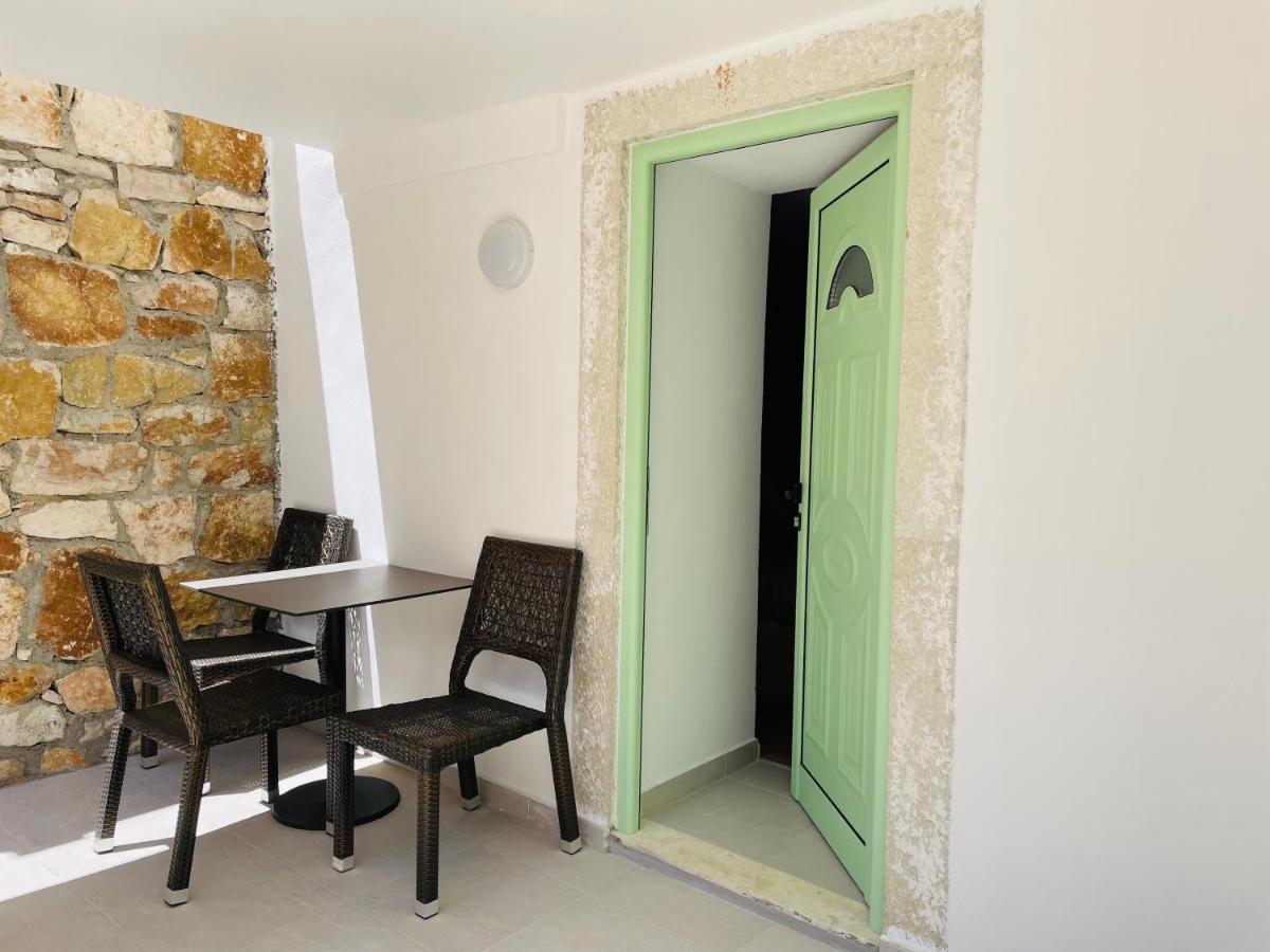 Mpolanos Guesthouse ฮีมาเรอ ภายนอก รูปภาพ